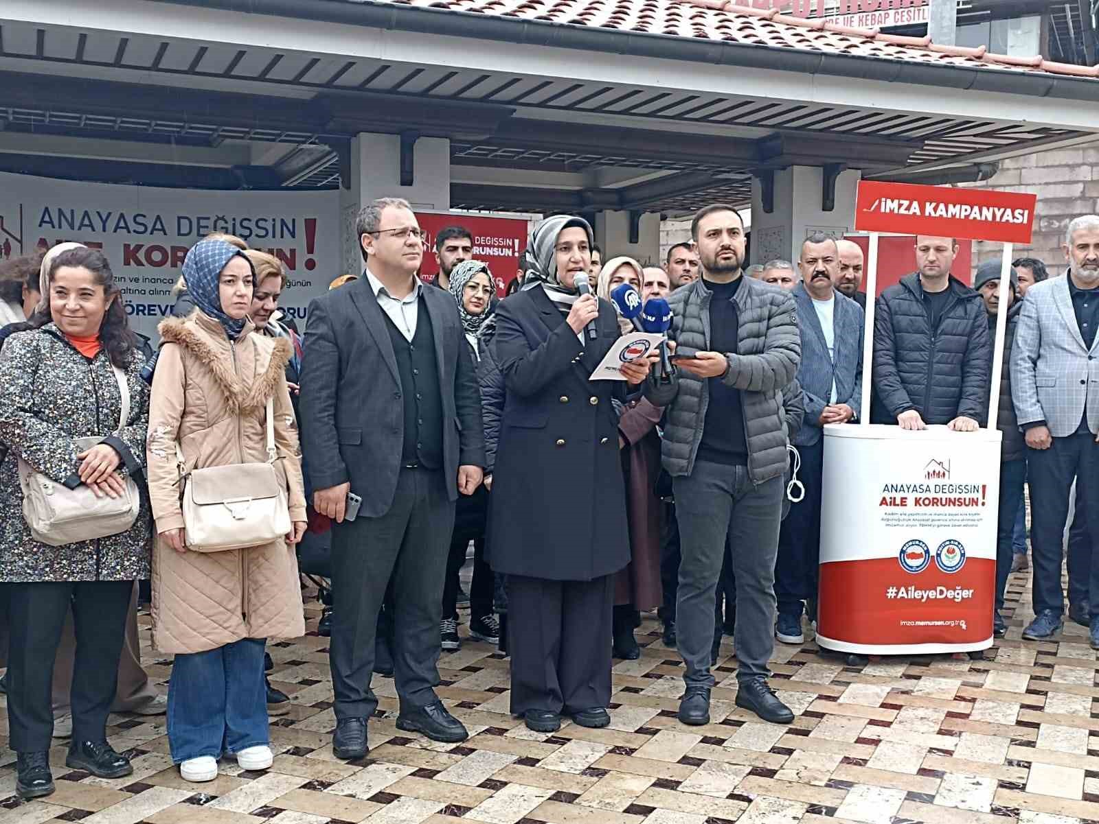 Memur-Sen ‘Anayasa Değişsin, Aile Korunsun’ başlığıyla imza kampanyası başlattı