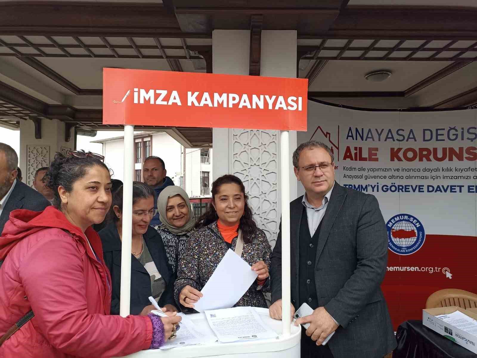 Memur-Sen ‘Anayasa Değişsin, Aile Korunsun’ başlığıyla imza kampanyası başlattı
