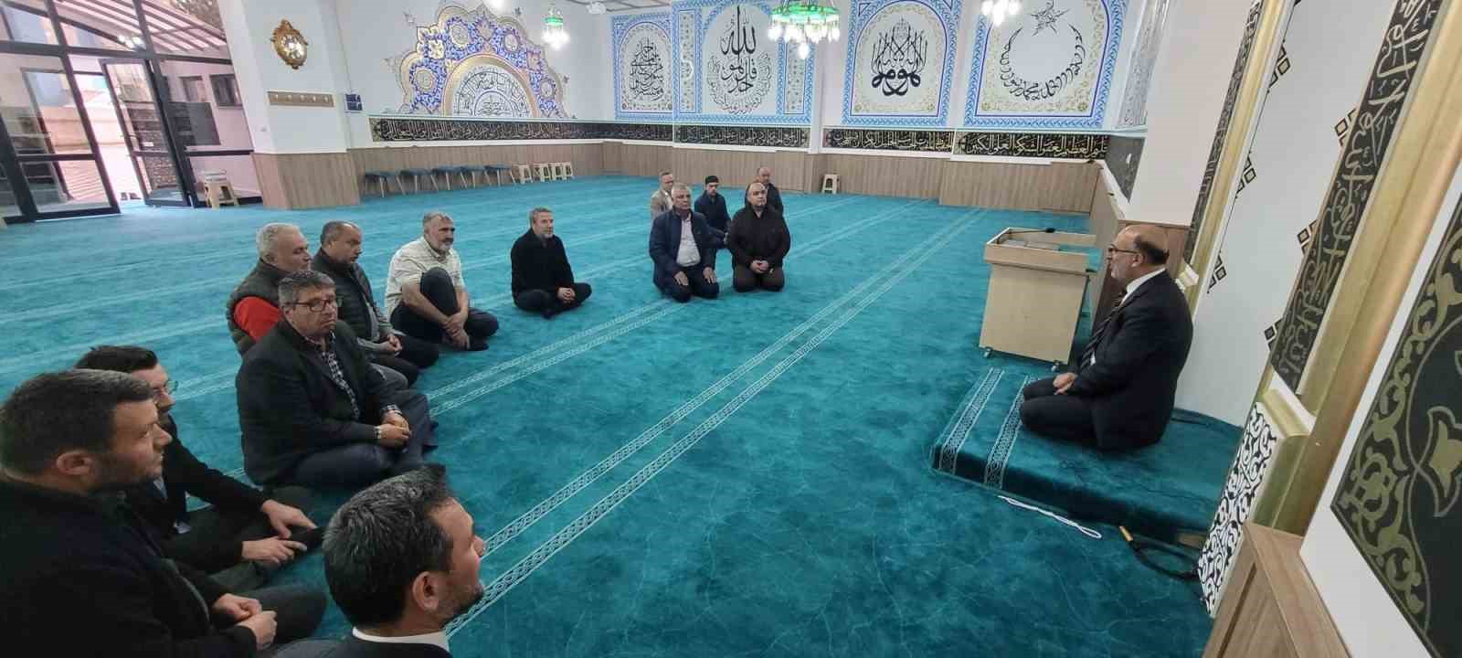 Müftü İmamoğlu ibadete yeni açılan camide vaaz verdi