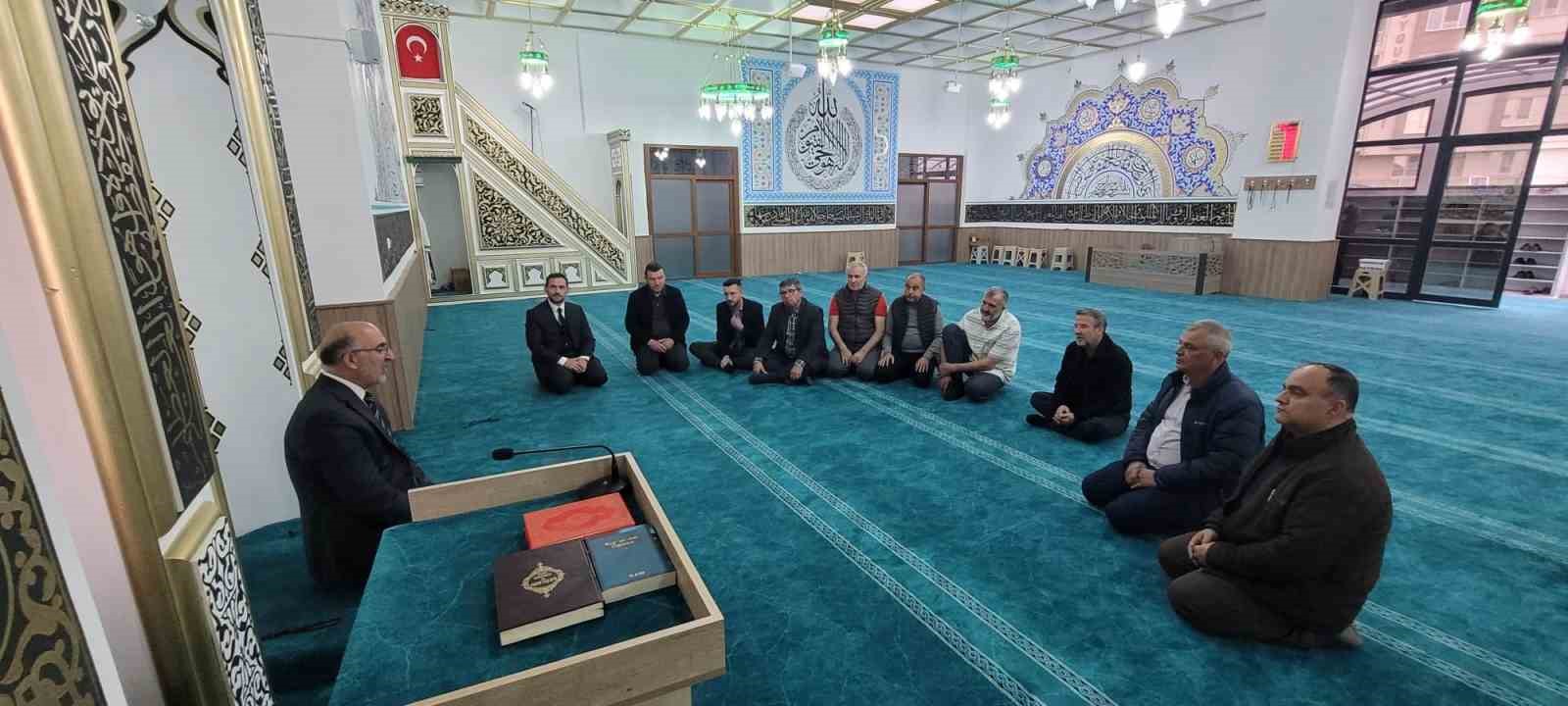 Müftü İmamoğlu ibadete yeni açılan camide vaaz verdi