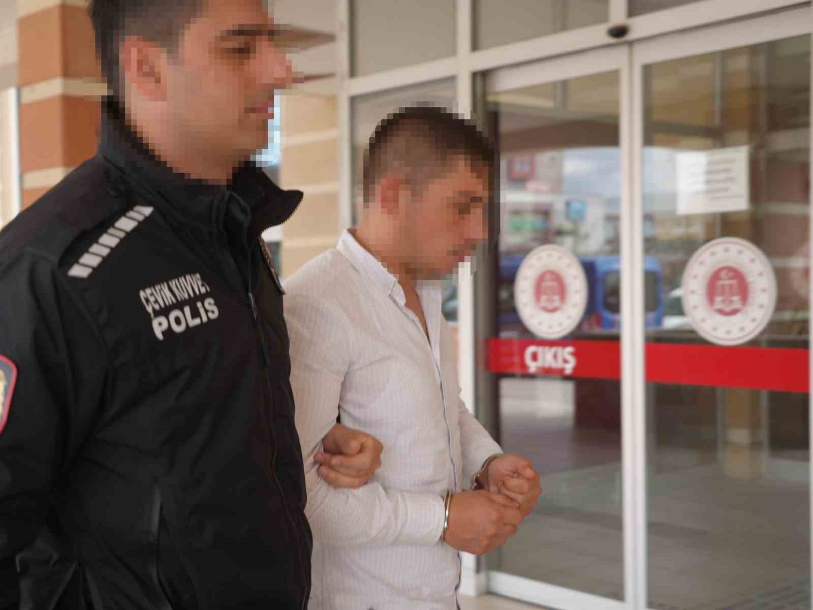 Uyuşturucu parası i&ccedil;in ara&ccedil;ta infaz edilmişti: Sanıkların yargılanmasına başlandı
