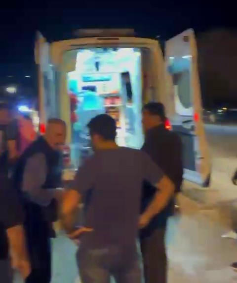 Minibüs ile motosiklet çarpıştı: 1 yaralı