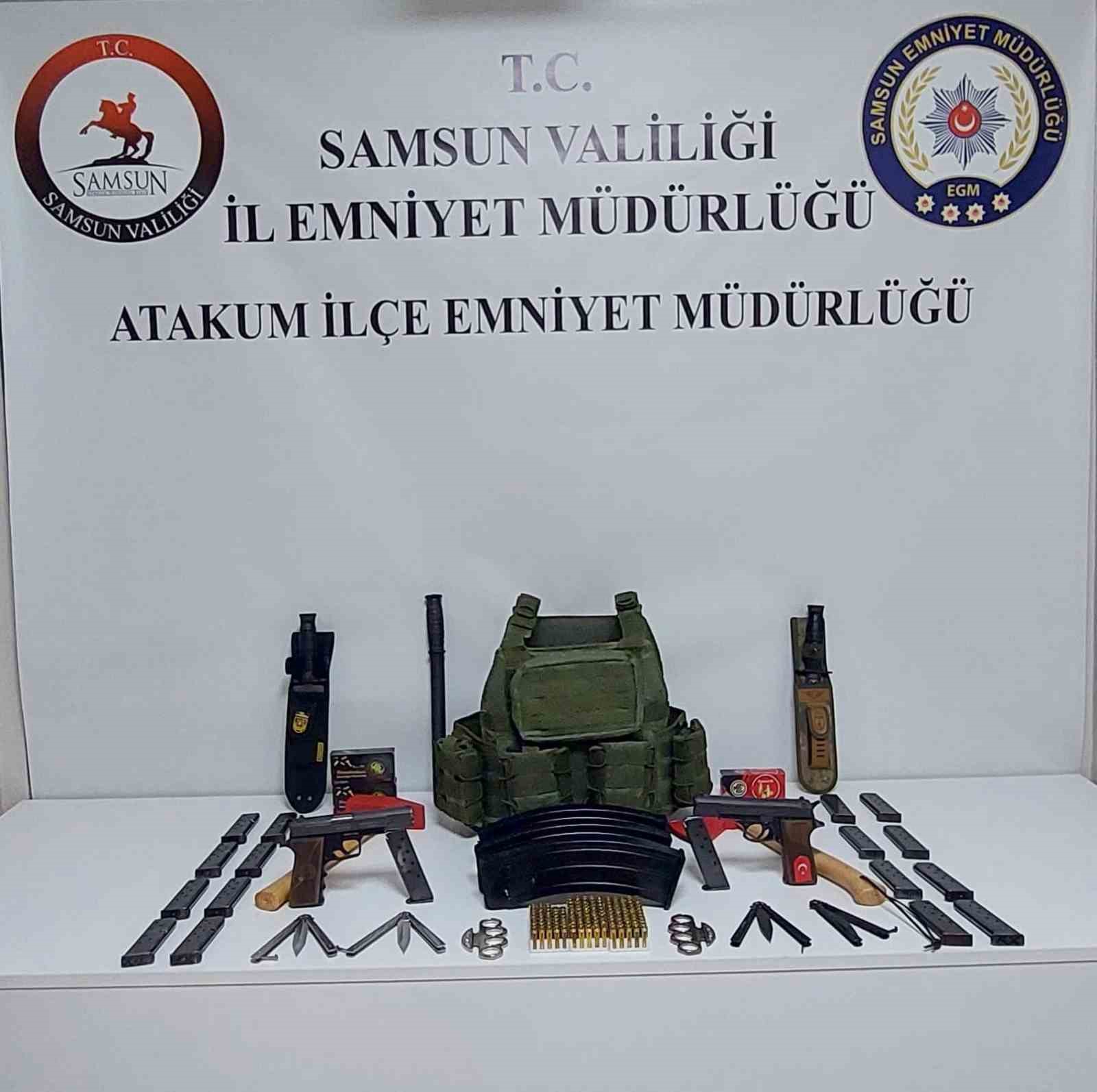 Komşuyu tehditten arama yapılan evde cephanelik gibi malzeme çıktı