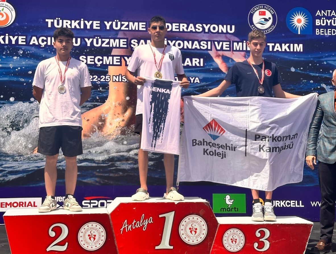 Denizlili yüzücü Türkiye şampiyonu oldu