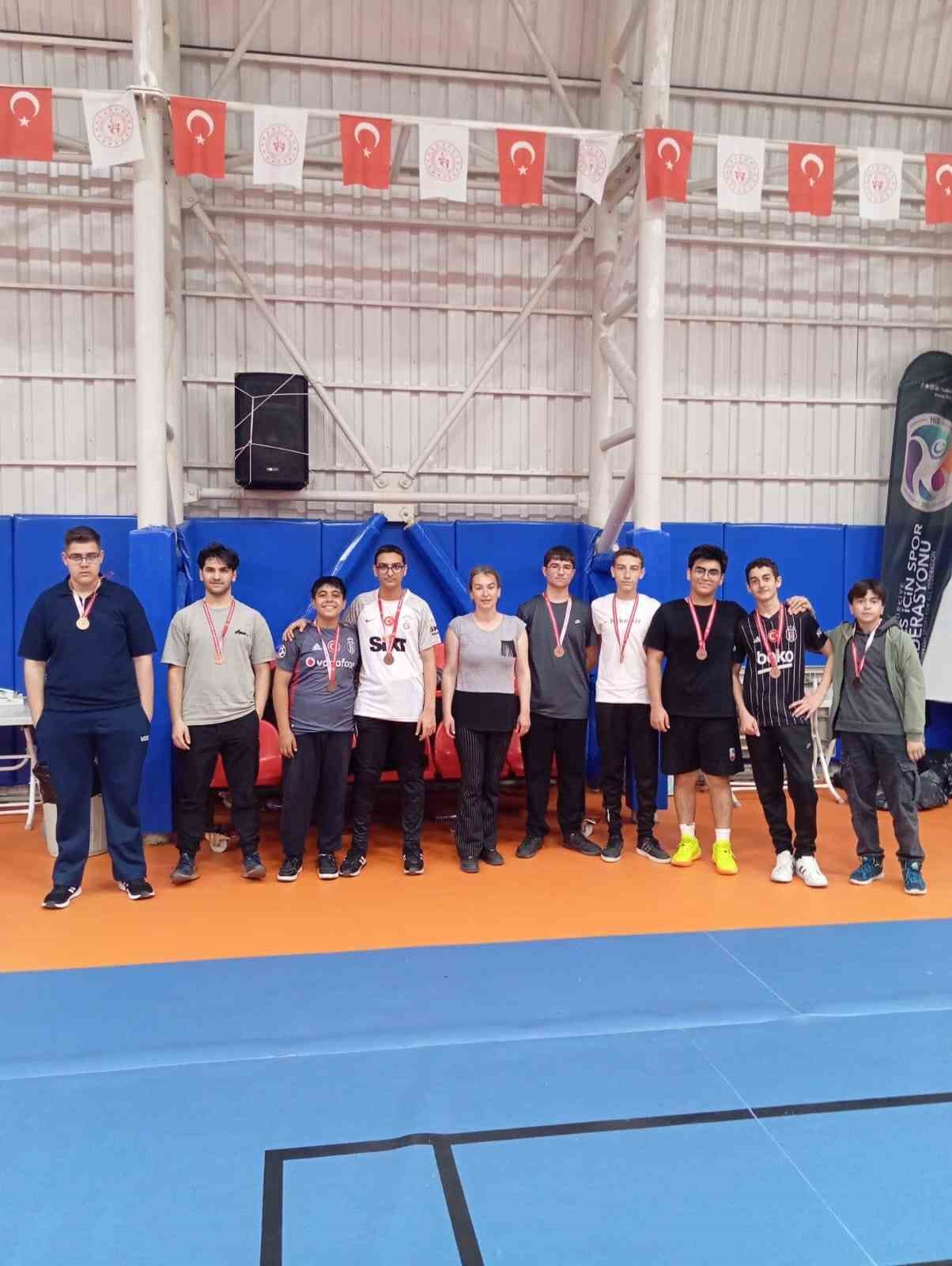 ERVA Spor Okulları, kürsüye ambargo koydu