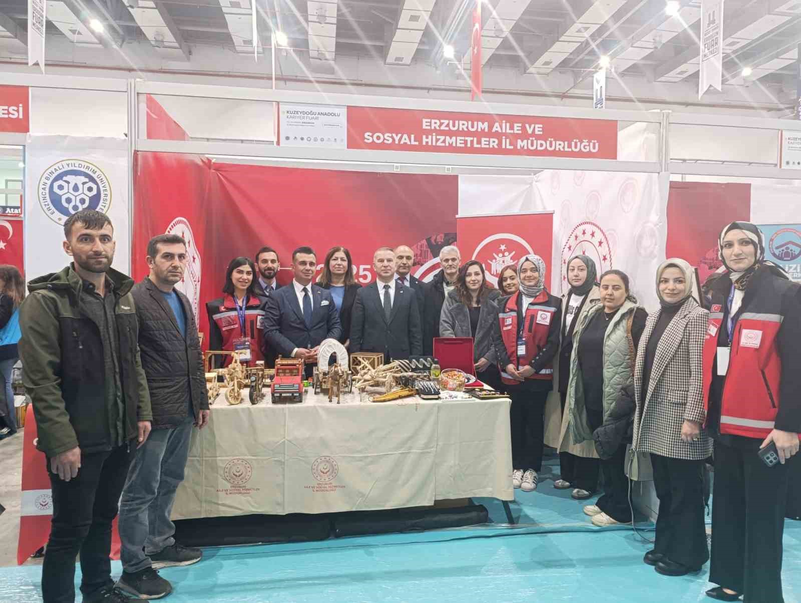 Topluma değer katan kariyer: Aile yılı standları büyük ilgi gördü