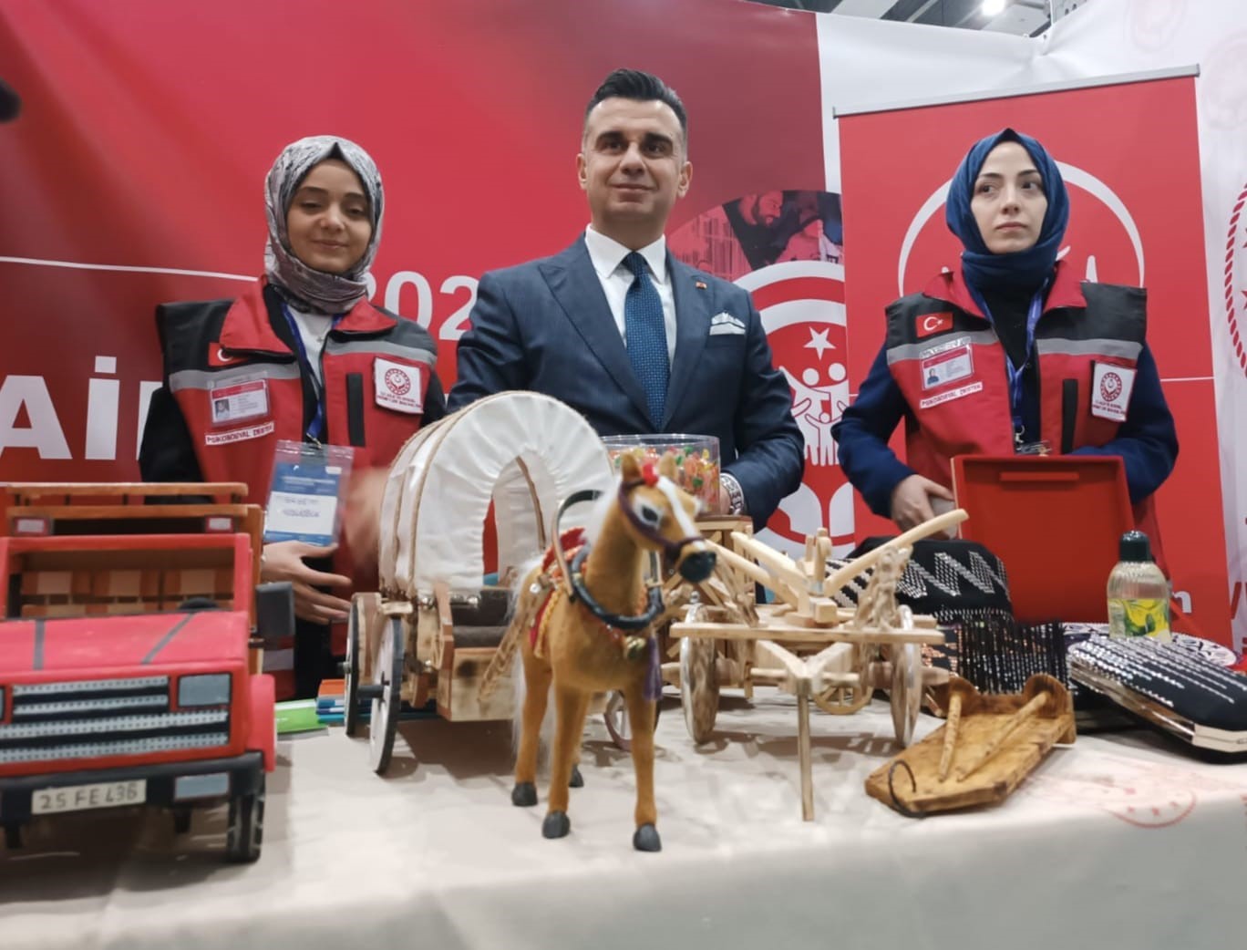 Topluma değer katan kariyer: Aile yılı standları büyük ilgi gördü