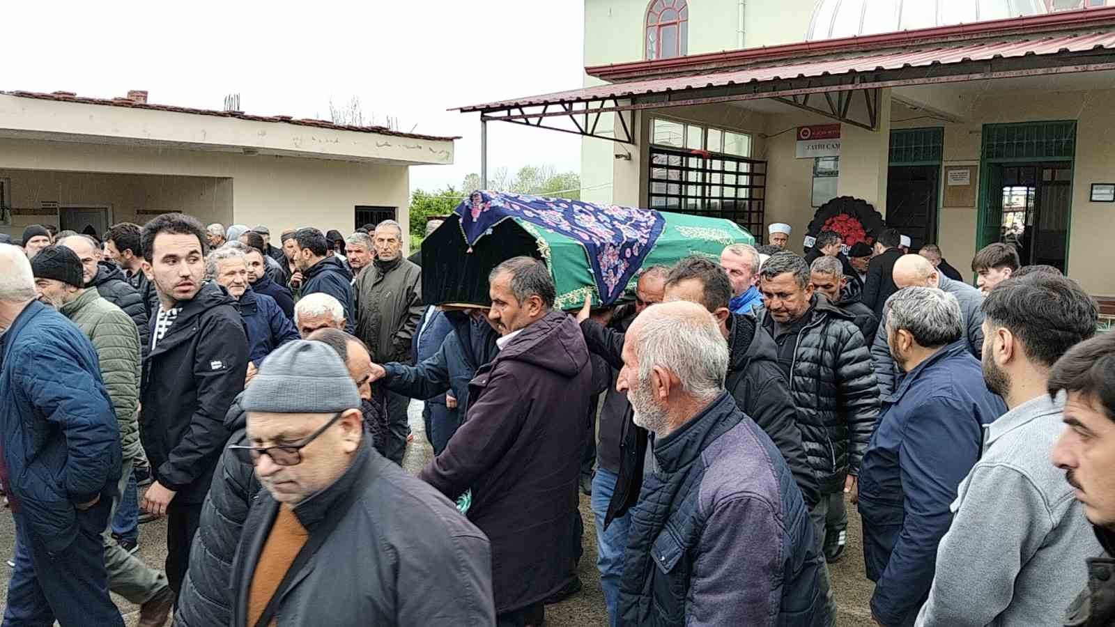 Ayrı yaşadığı eşi tarafından öldürülen kadın defnedildi