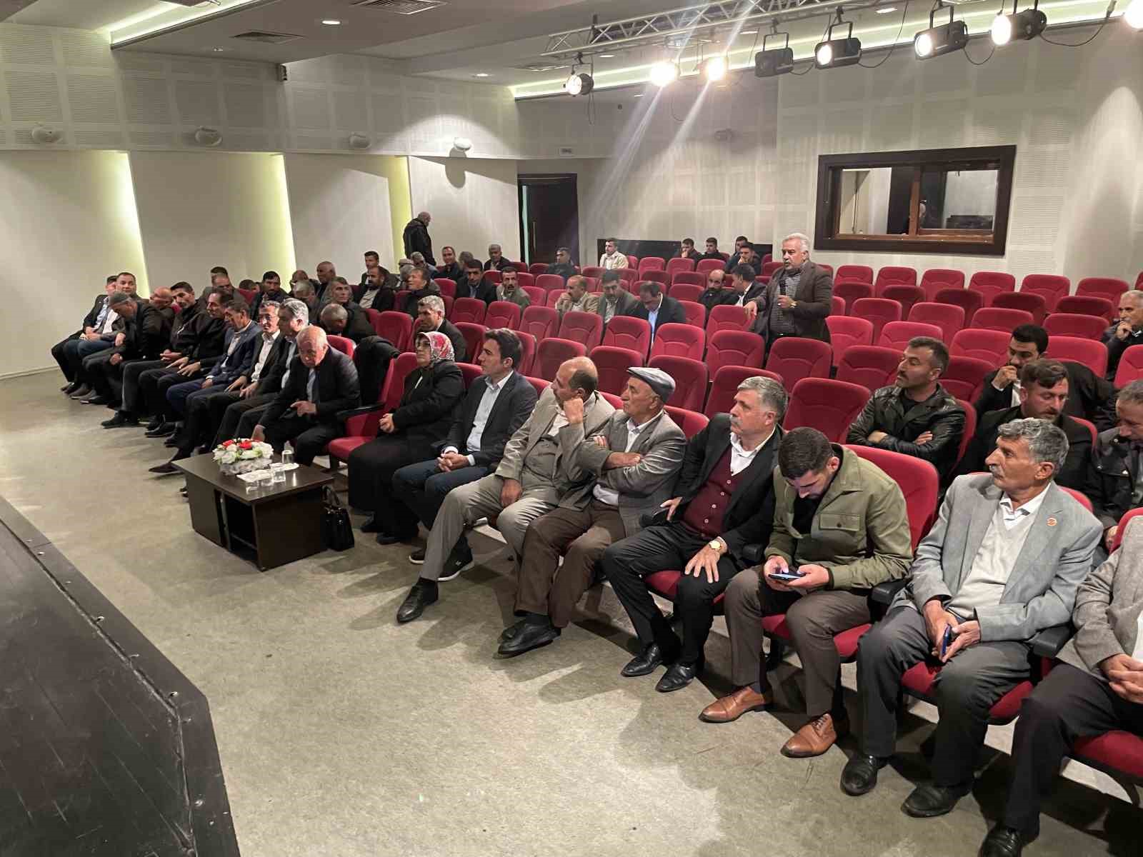 Malazgirt’te ‘Köylere Hizmet Götürme Birliği Encümen Seçimi’ yapıldı