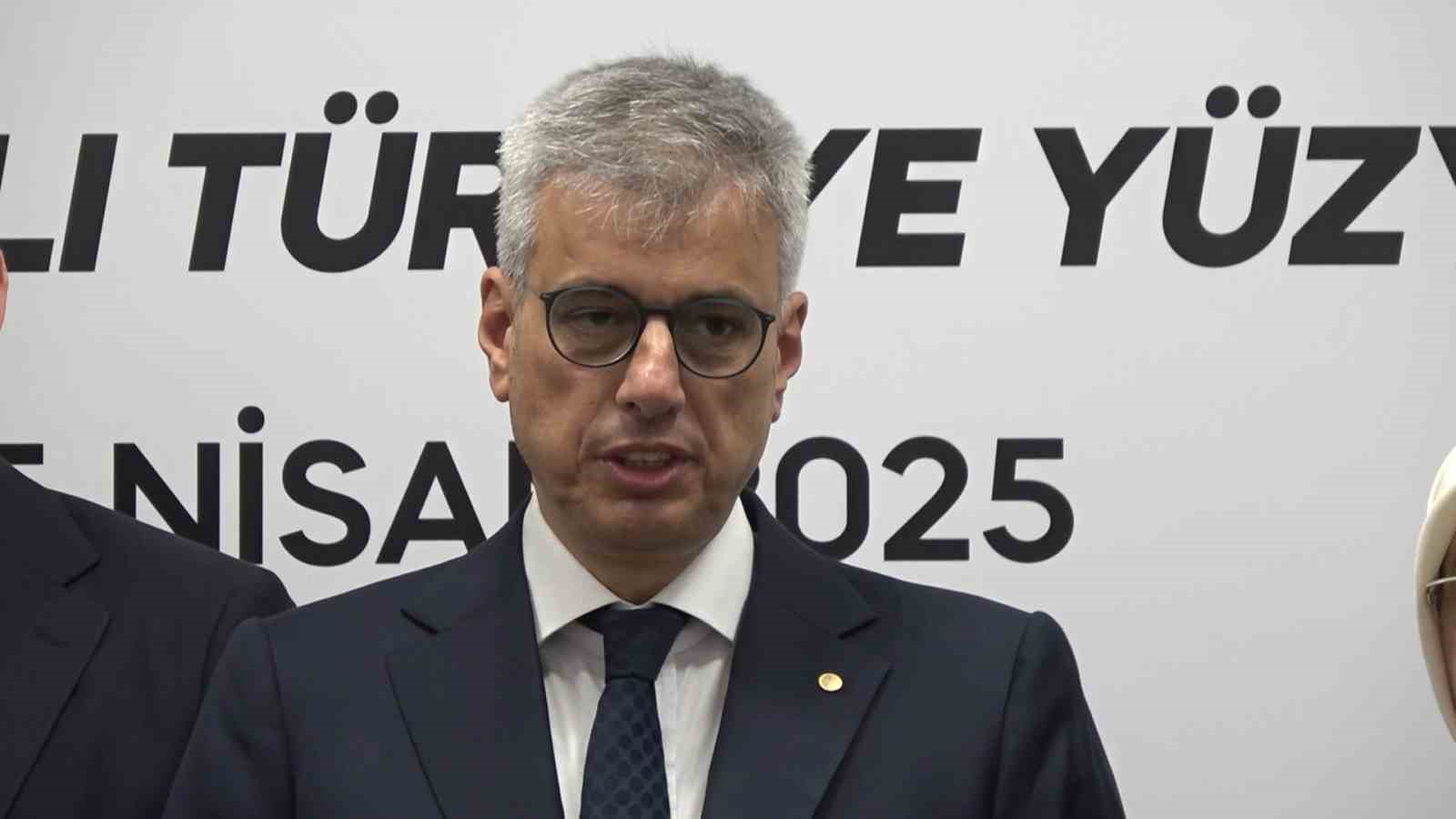 Sağlık Bakanı Memişoğlu: "Herkesin &ouml;zg&uuml;r iradesi var. Kimseye baskı yapmıyoruz"
