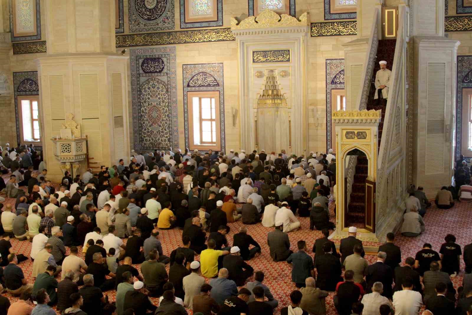 Diyanet İşleri Başkanı Erbaş&rsquo;tan yağmur duası
