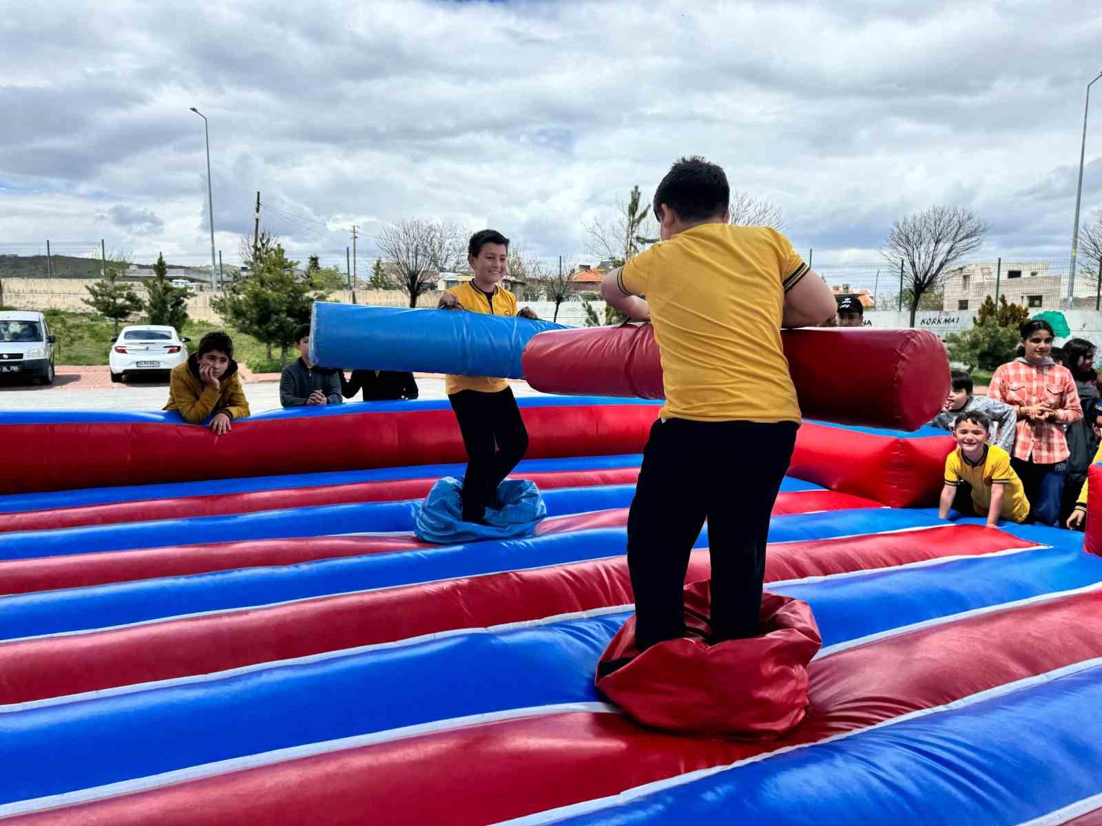 Başkan &Ouml;zdoğan: "S&ouml;z verdik, &ccedil;ocuklarımızı bayram coşkusuyla buluşturduk"
