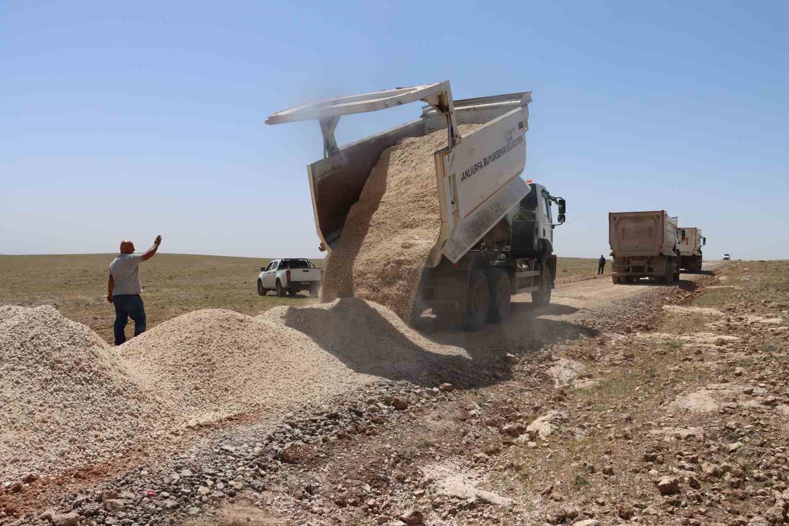 Büyükşehir Belediyesi, Akçakale’de ulaşım sorunlarını çözüyor
