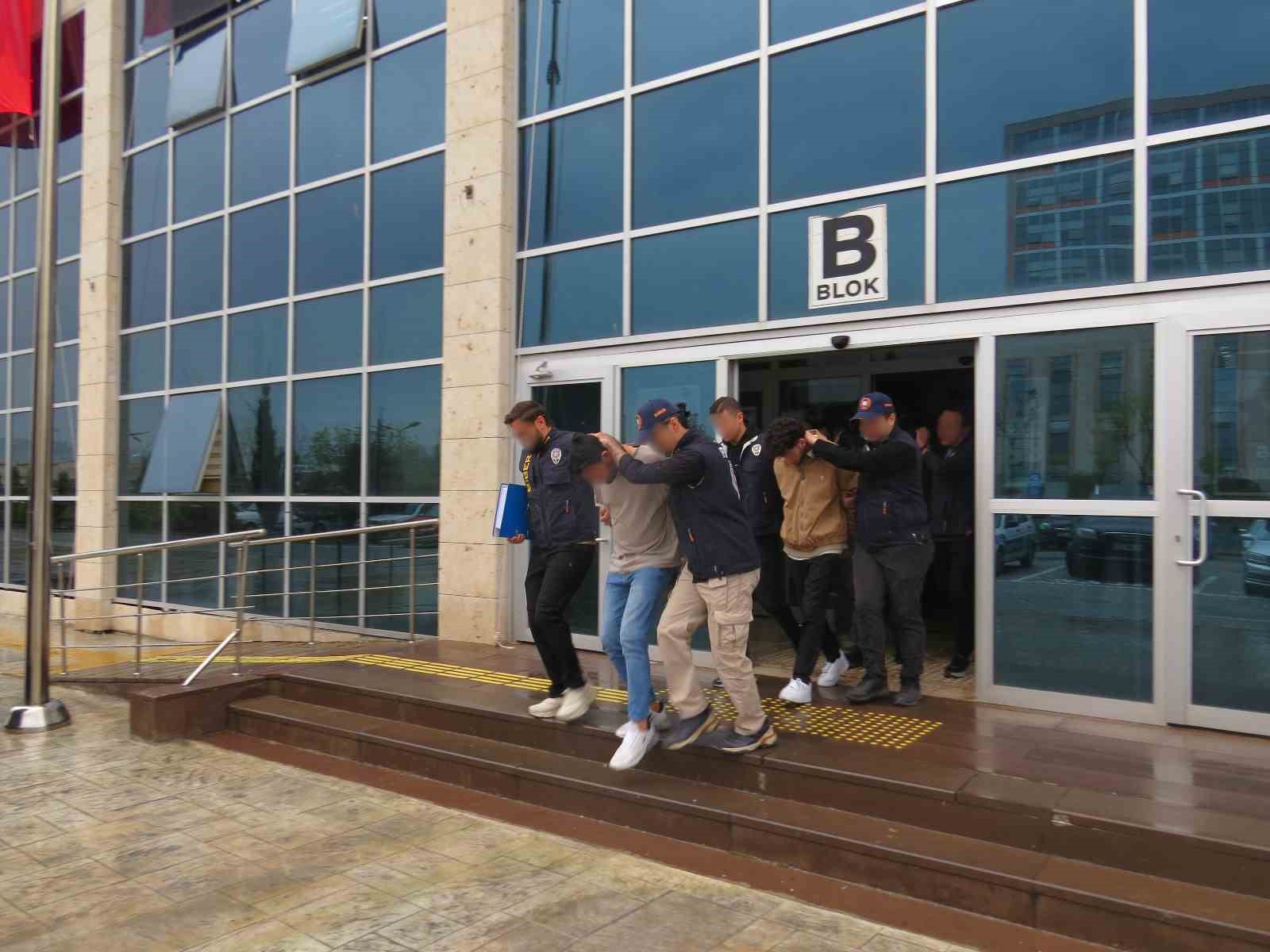 Uşak merkezli yasa dışı bahis operasyonunda gözaltına alınan 3 şüpheli tutuklandı