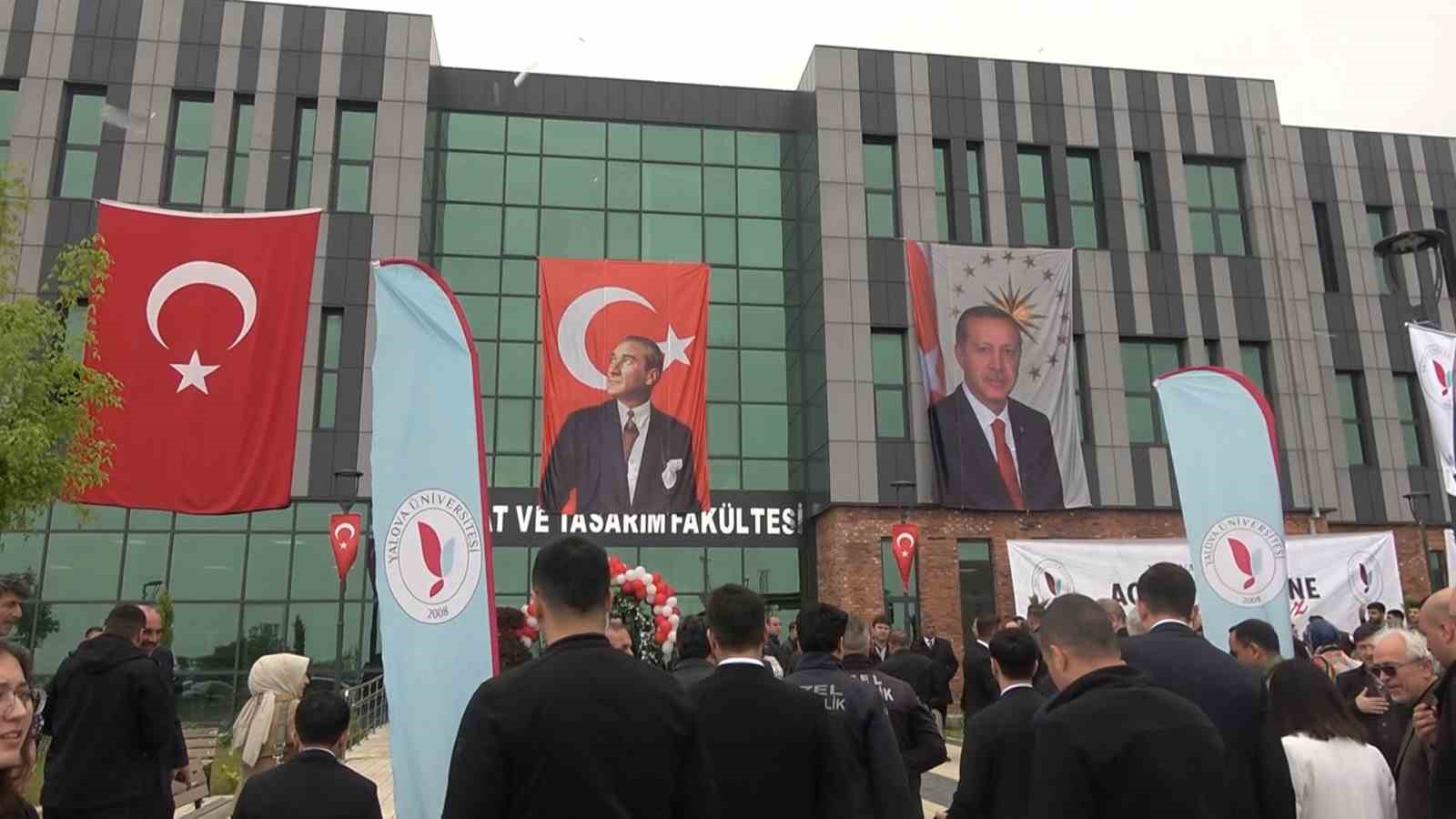 Bakan Memişoğlu: "Bir senede insanlarımıza 1 milyar kez dokunan bir sağlık hizmeti sunuyoruz"
