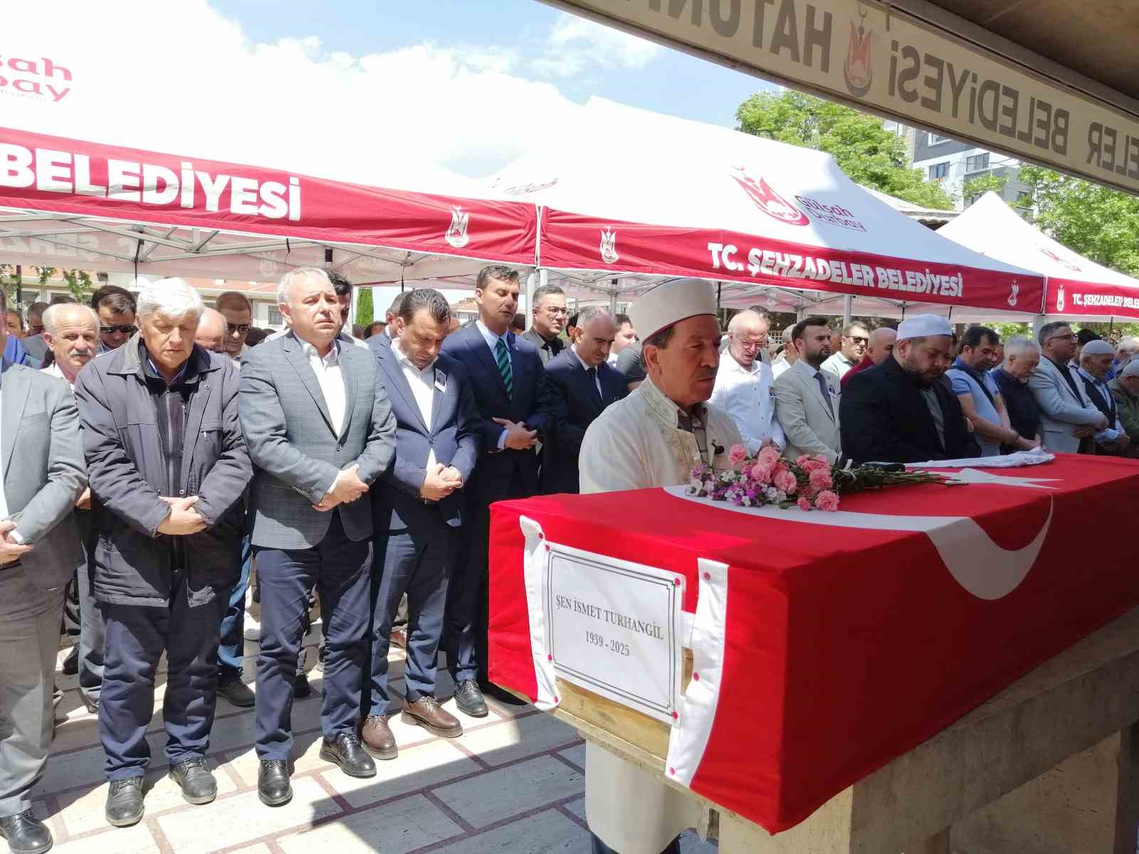 Manisa eski milletvekillerinden Turhangil son yolculuğuna uğurlandı