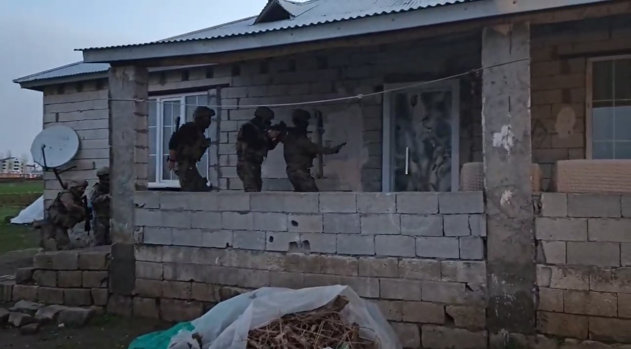 Ağrı&rsquo;da uyuşturucu operasyonu: 7 sokak satıcısı tutuklandı
