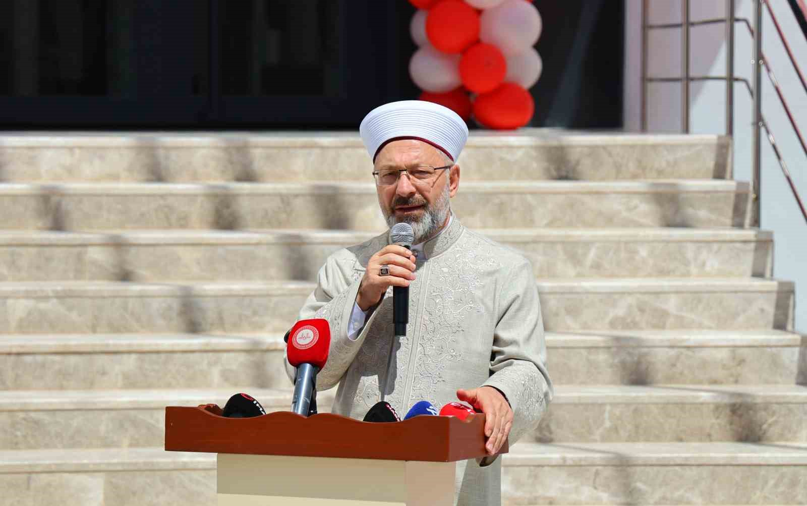 Diyanet İşleri Başkanı Erbaş: "Yapay zeka bazı zekaları geride bırakmış durumda"