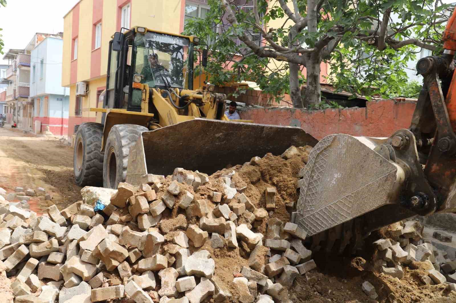 Turgutlu Belediyesi Atatürk Mahallesi’nde kapsamlı yol çalışmasına başladı