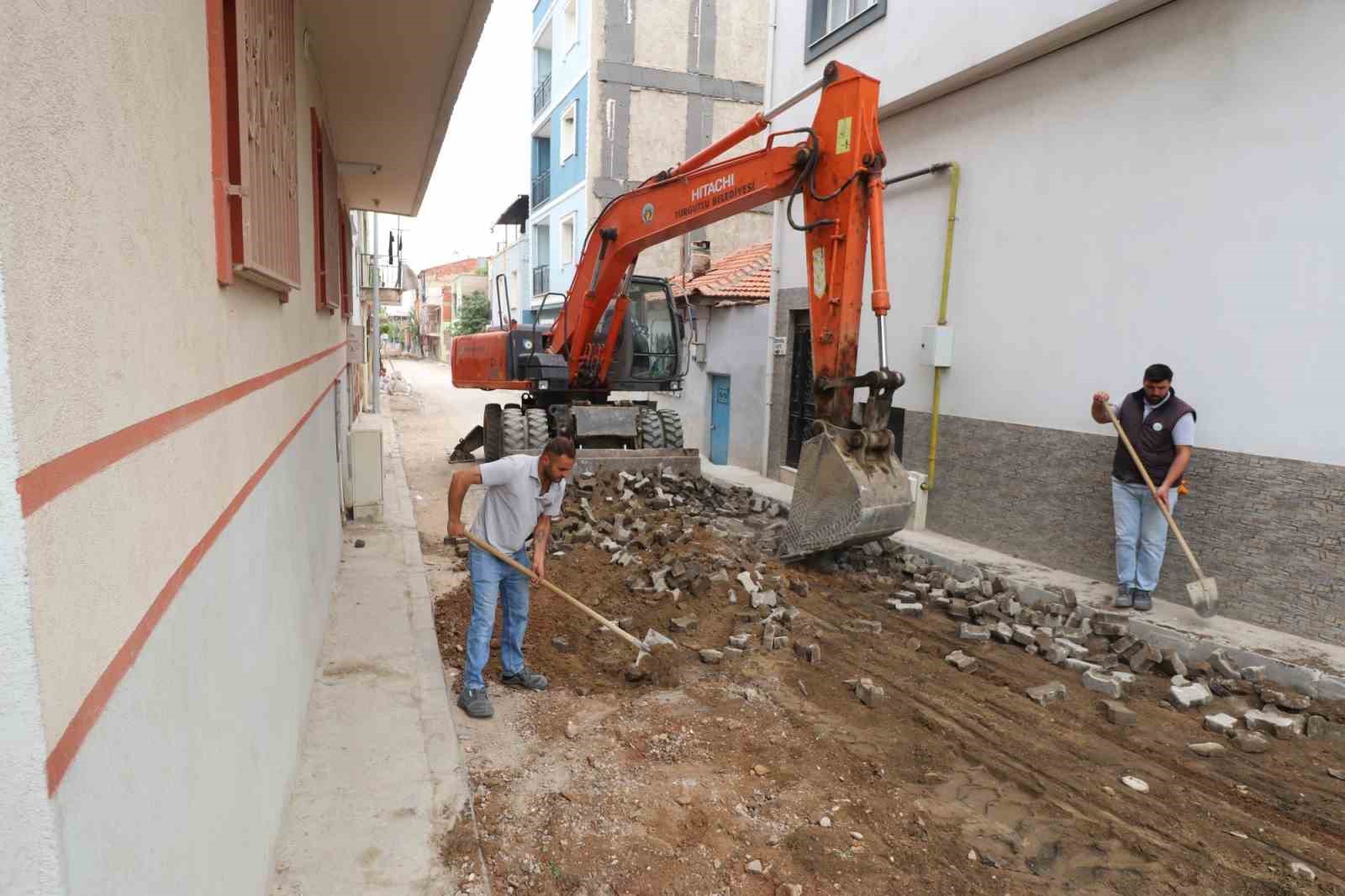 Turgutlu Belediyesi Atatürk Mahallesi’nde kapsamlı yol çalışmasına başladı