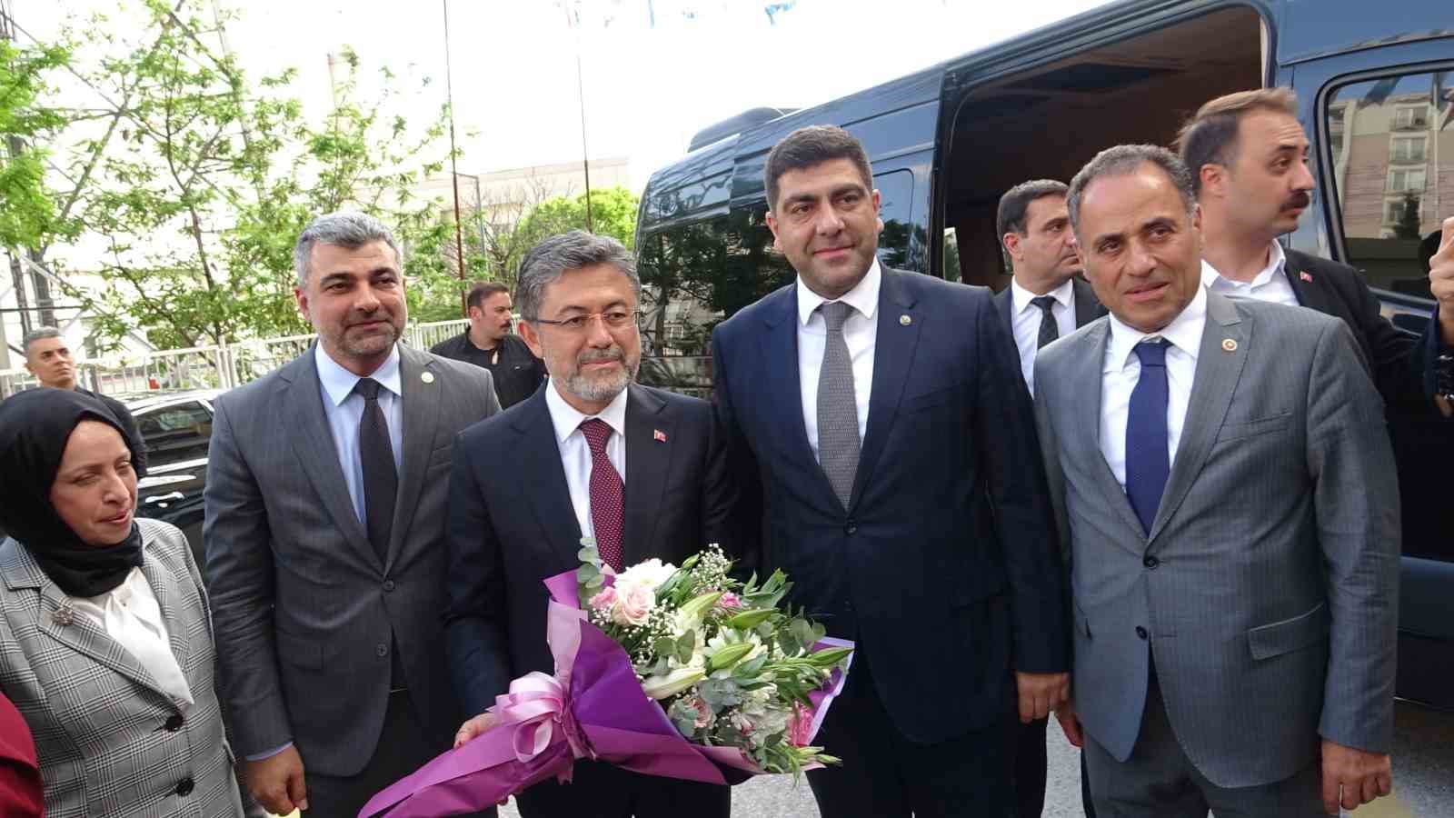 Bakan Yumaklı, Mardin’de çeşitli ziyaretlerde bulundu