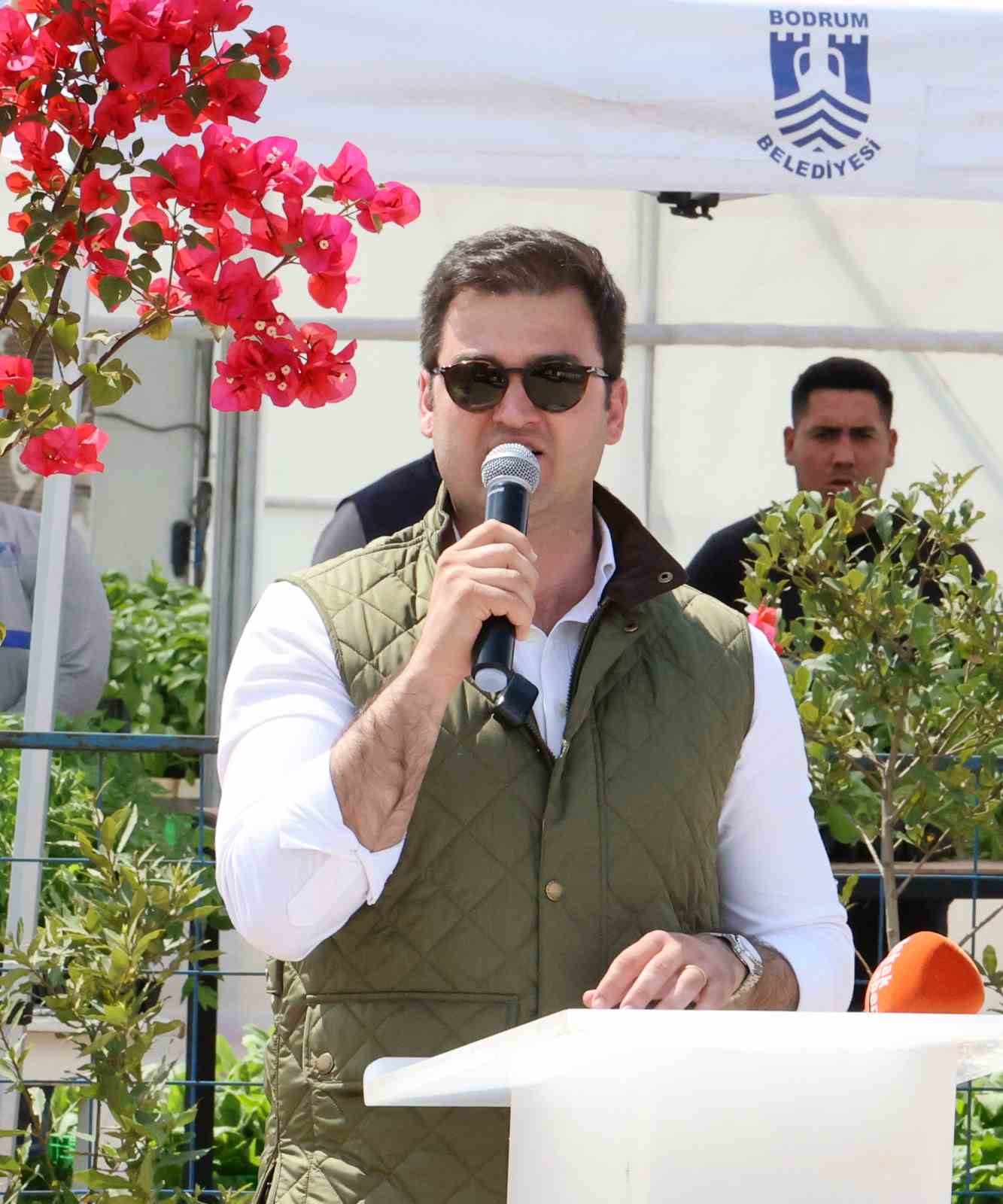 Bodrum Belediyesi tarafından ata tohumlardan üretilen 250 bin fide 1 saatte bitti