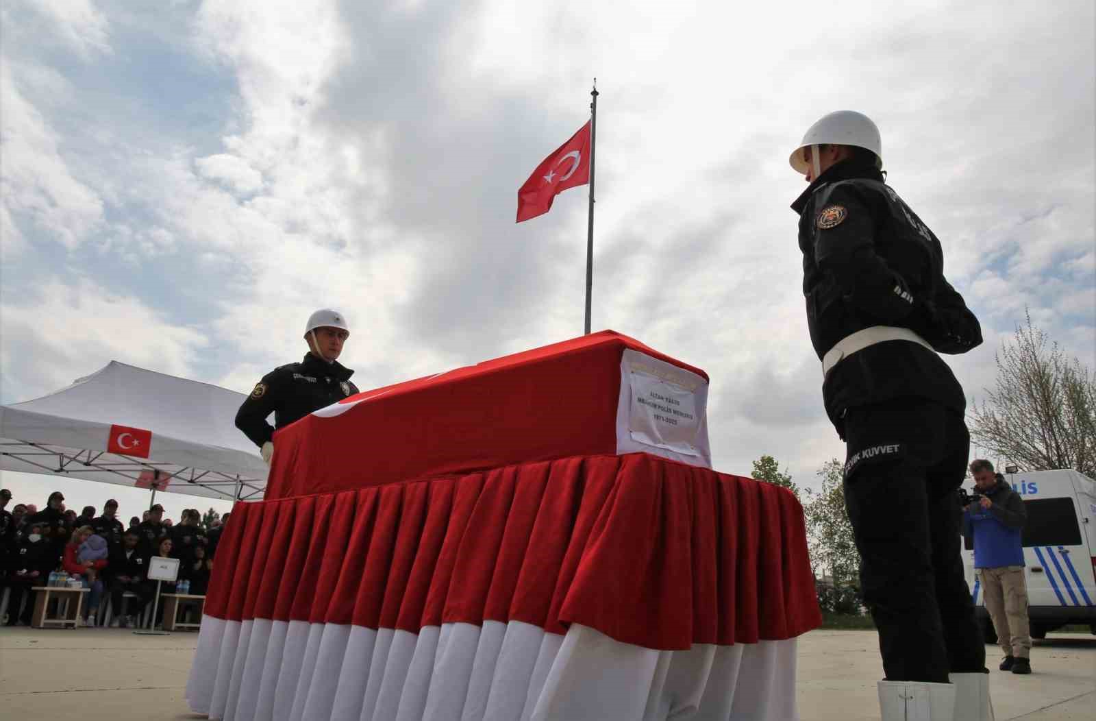 Vefat eden polis memuru son yolculuğuna uğurlandı