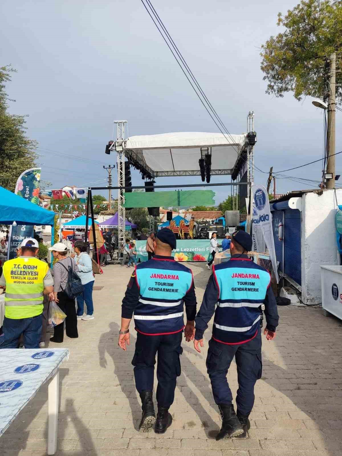 Jandarmadan &lsquo;festival&rsquo; n&ouml;beti
