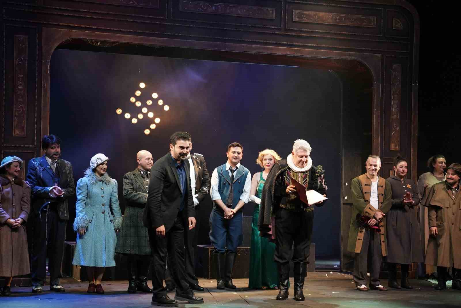 "Yaşamak mı Yoksa Ölmek mi?" Adana’da alkış topladı