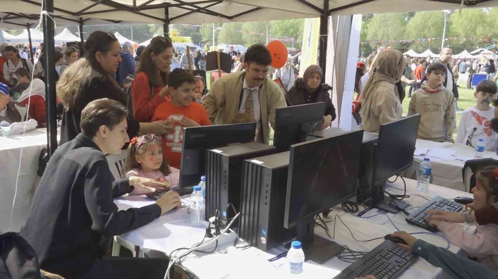 Akıllı şehir oyunları minik oyuncularla buluştu
