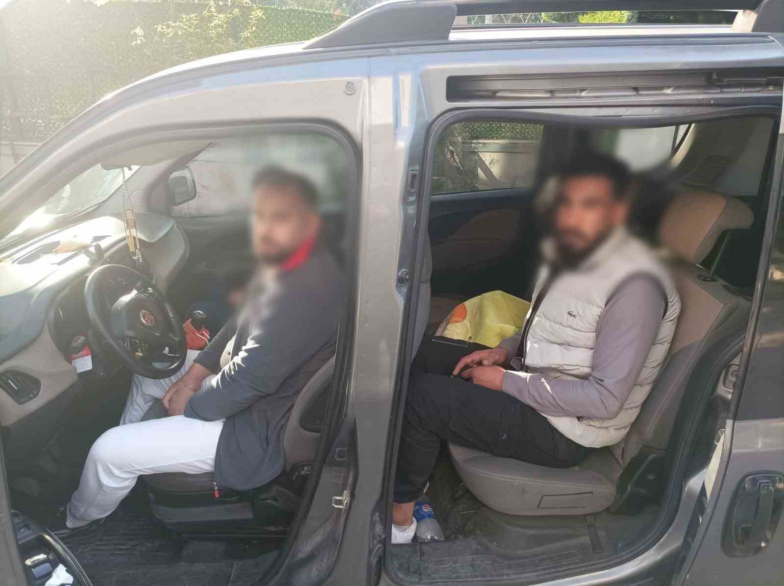 Konya polisi göçmen kaçakçısını suçüstü yakaladı