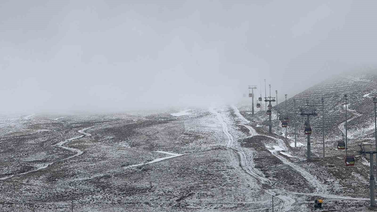 Erciyes’te kar yağışı etkili oldu