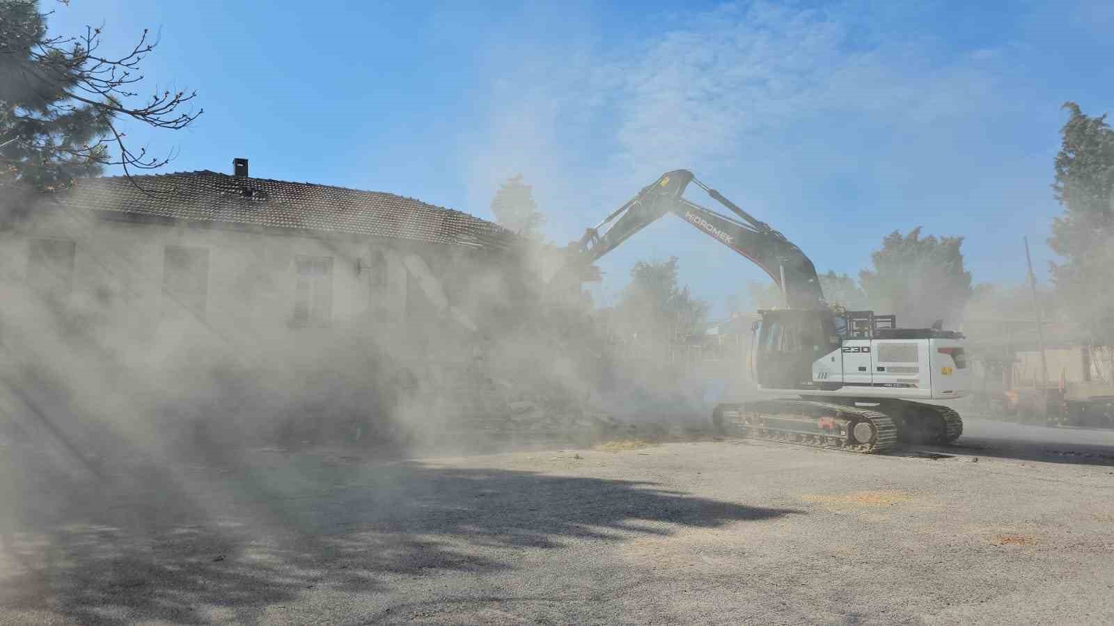 Doğanpınar İlkokulu tarihe karışıyor