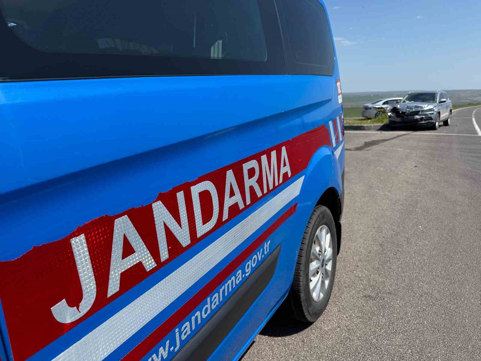 Diyarbakır-Mardin karayolunda trafik kazası: 4 yaralı
