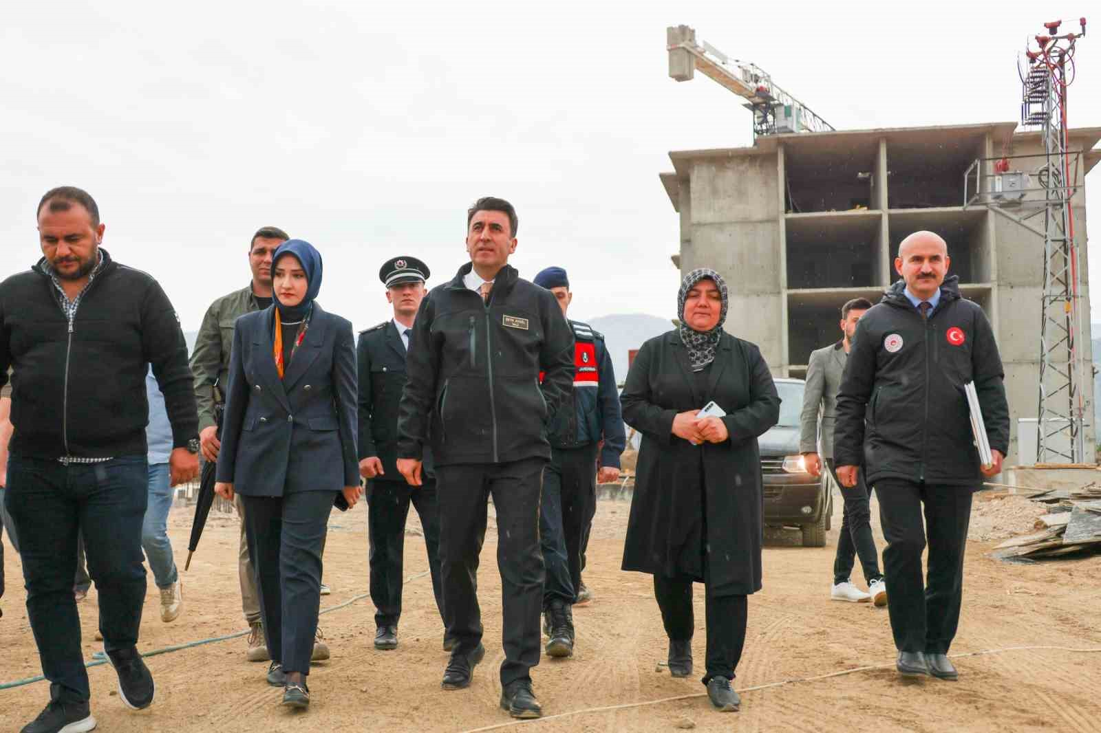 İnhisar ilçesinde yapımı devam eden TOKİ hızlı ilerliyor