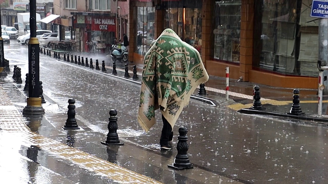 Dolu aniden bastırdı, korunma yöntemleri dikkat çekti