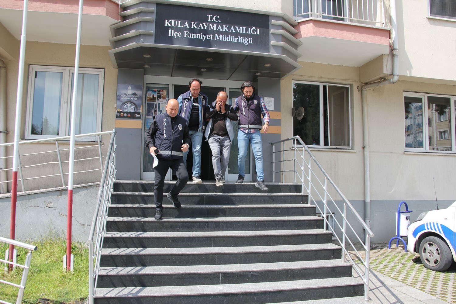 Manisa’da 22 ayrı suçtan aranan şahıs yakalandı