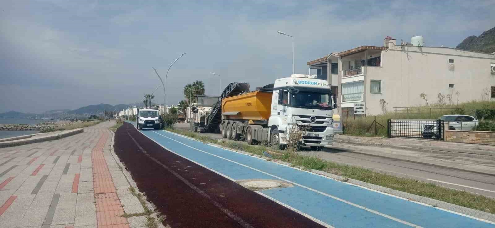 Muğla Büyükşehir’den Bodrum Turgutreis yolunda yenileme çalışması