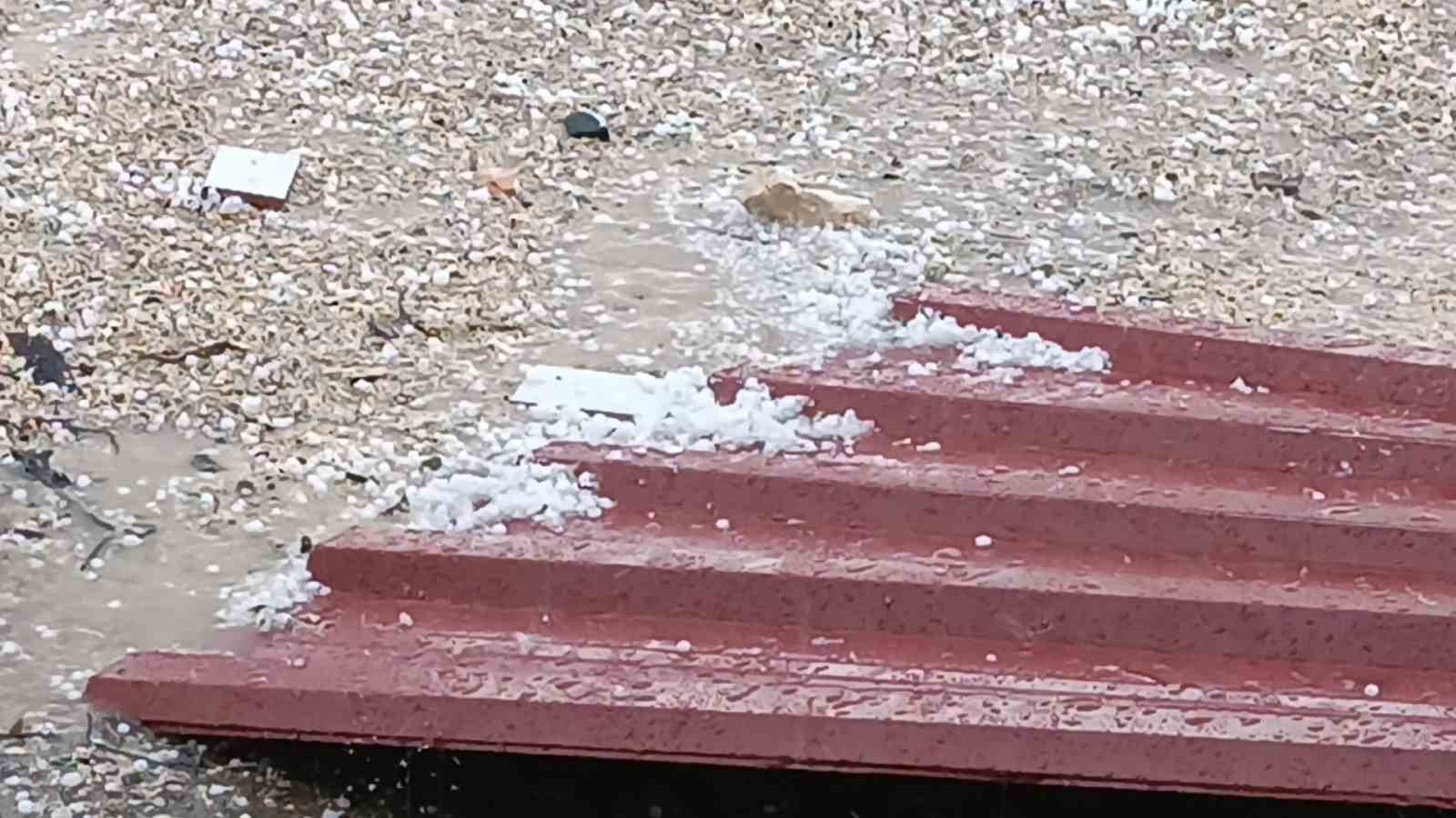 Dicle’de dolu yağışı etkili oldu