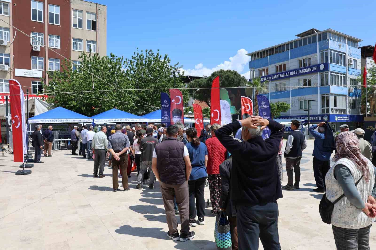 Köşk’te dağıtılan binlerce Ata Tohumu kısa sürede tükendi