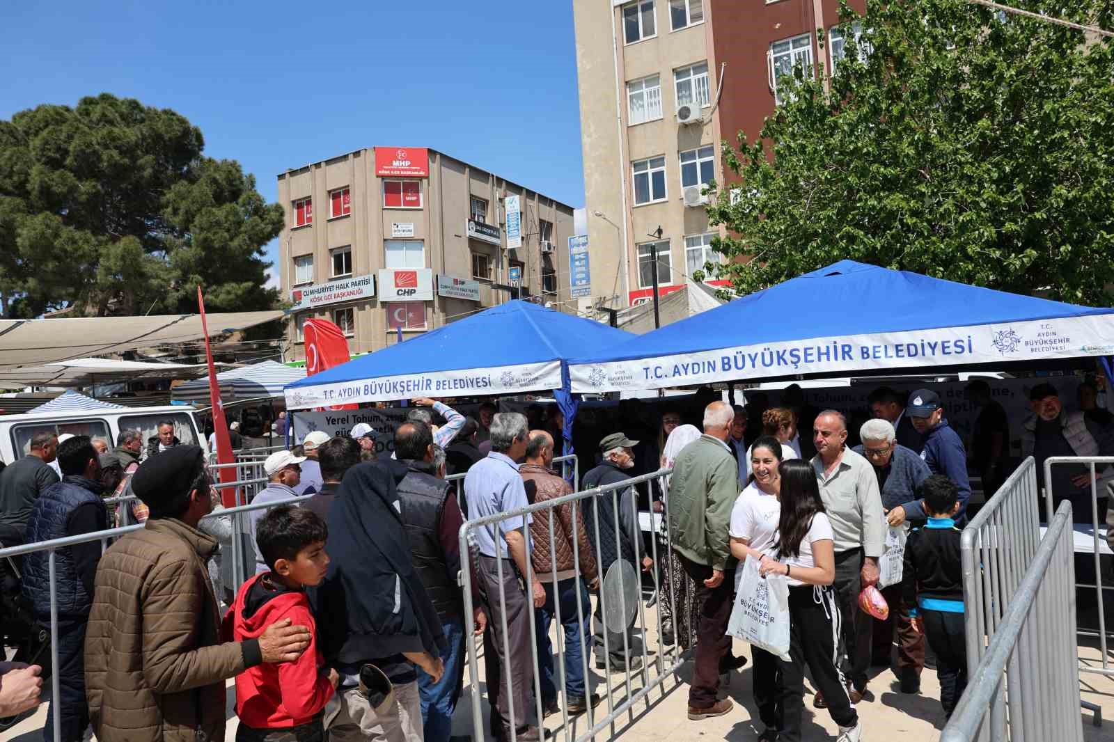 Köşk’te dağıtılan binlerce Ata Tohumu kısa sürede tükendi