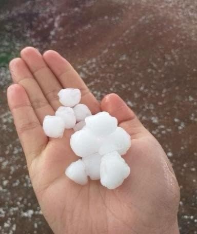 Elazığ&rsquo;da misket b&uuml;y&uuml;kl&uuml;ğ&uuml;nde dolu yağdı
