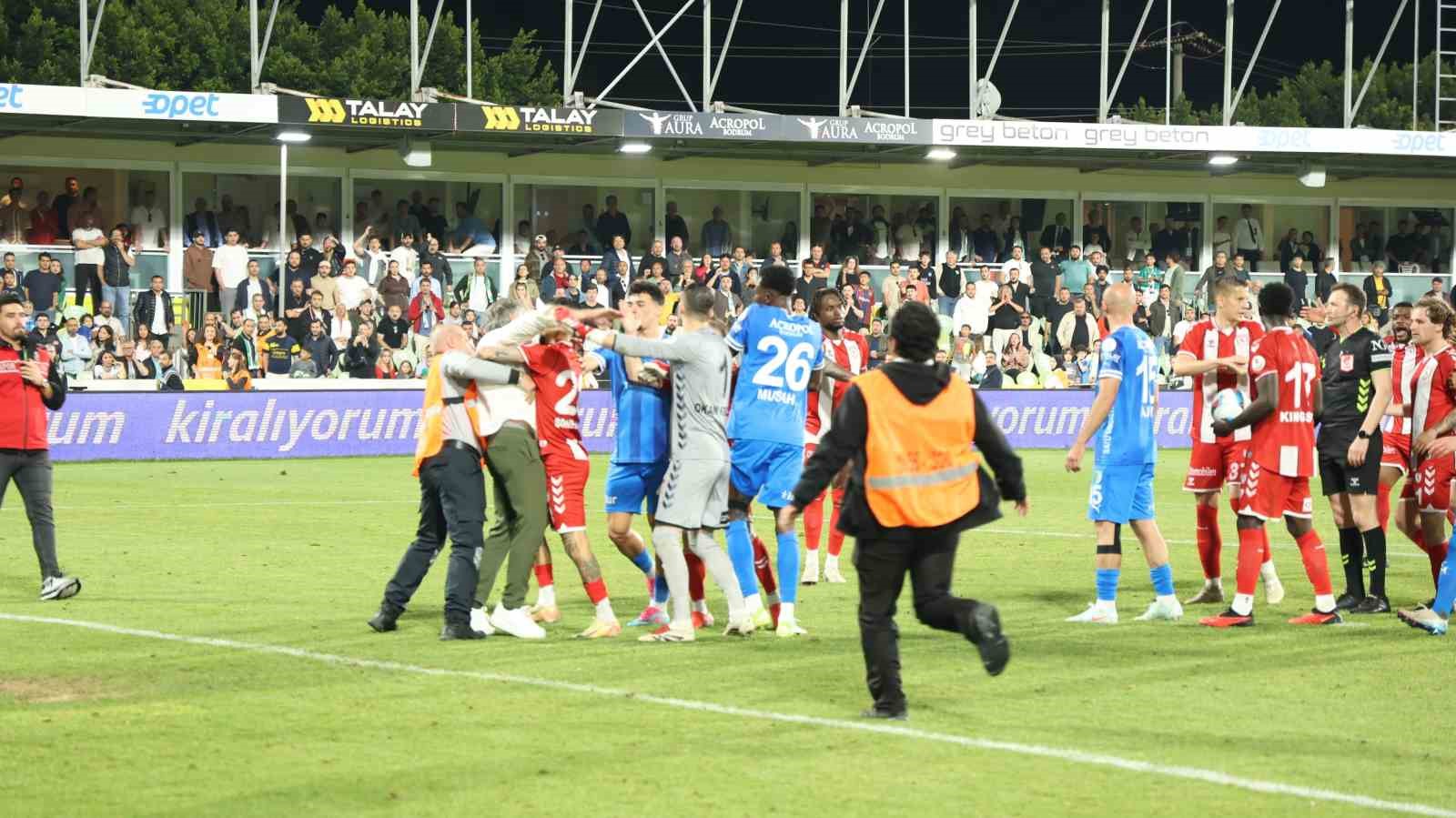 Bodrum FK - Samsunspor maçının son dakikalarında gergin anlar