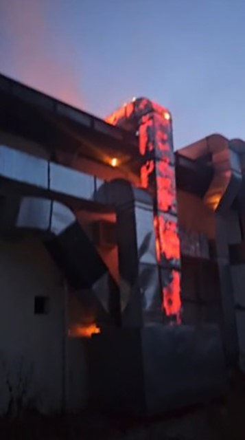 Alanya’da mobilya atölyesinde yangın paniği