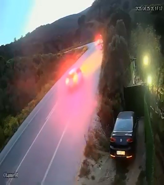 Bursa’da iki otomobil kafa kafaya böyle çarpıştı: 4 yaralı