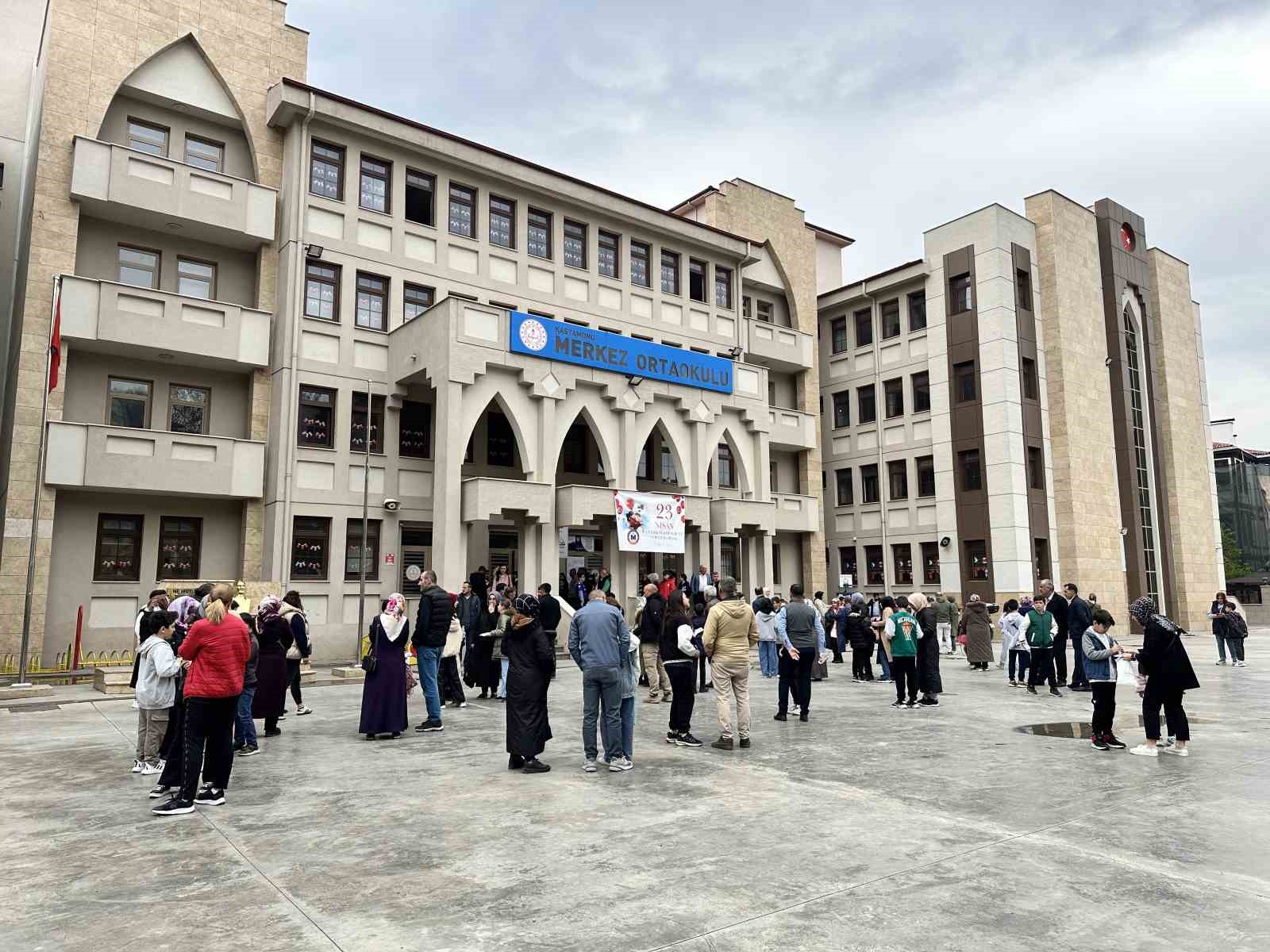 Kastamonu’da öğrencilerin bursluluk sınavı heyecanı