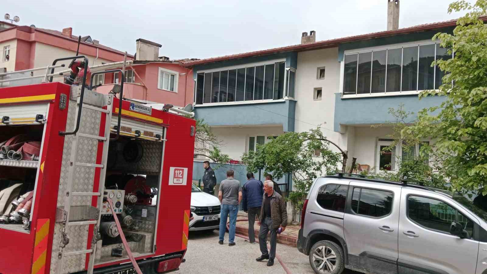 Bilecik’te ev yangınına hızlı müdahale can kaybını önledi