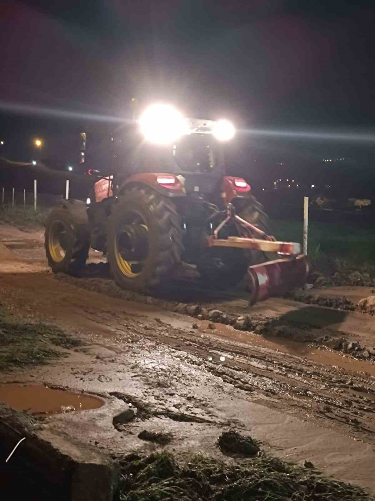 Siirt’te sağanak yağış ve dolu hayatı felç etti