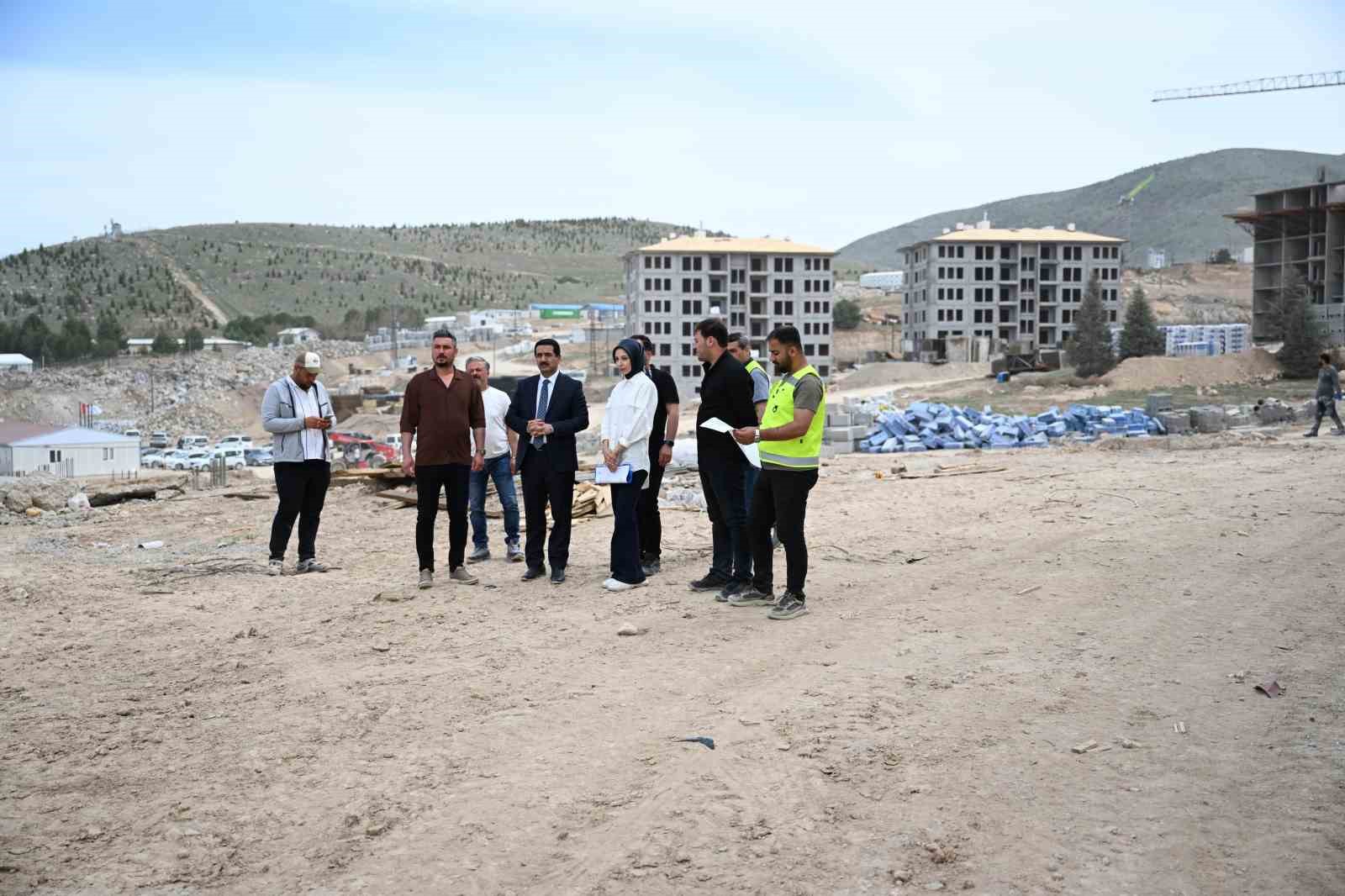 Başkan Taşkın: "Hedef, Ak Oğuz Kışlası’ndaki konutları Ekim sonuna yetiştirmek"
