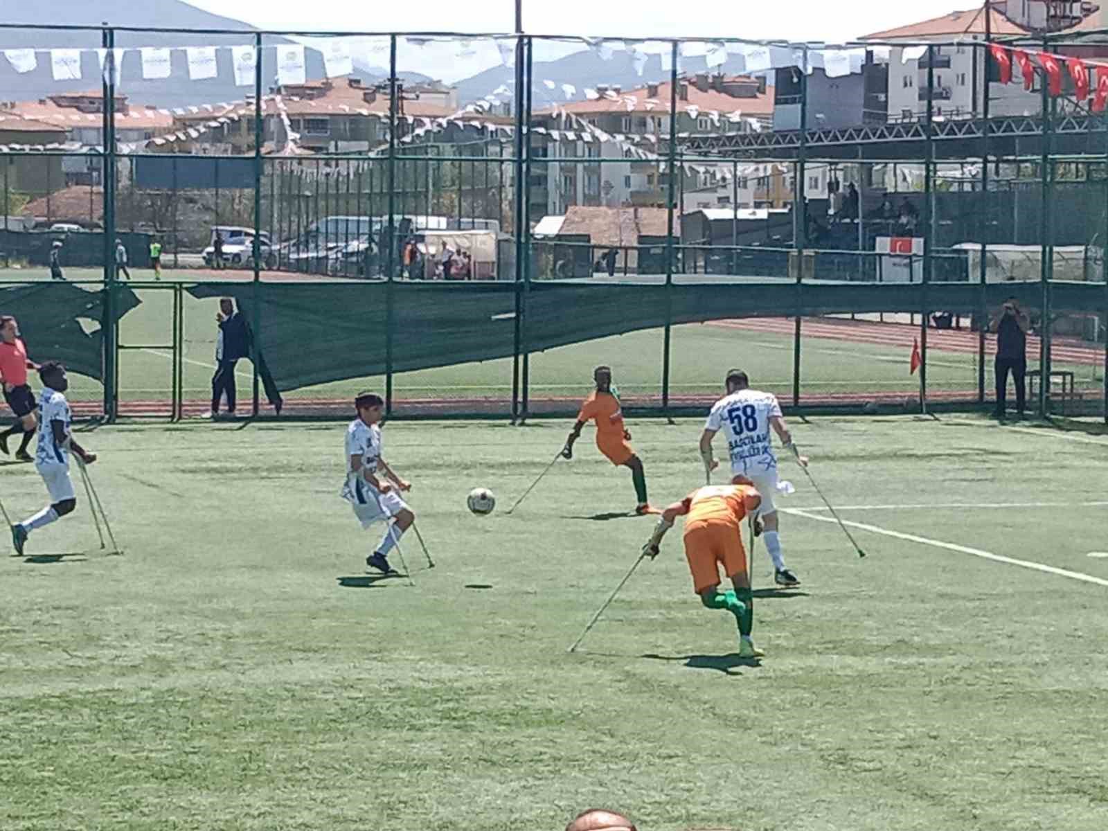 Malatya Büyükşehir Belediye Ampute Futbol Takımı şampiyonluğu kutladı
